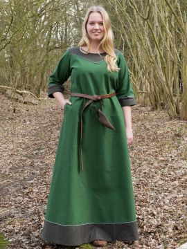 Robe médiévale Gesine en vert