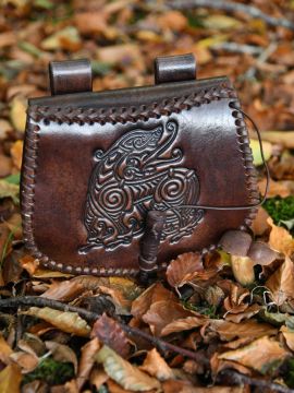 Sac de ceinture marron avec dragon en relief