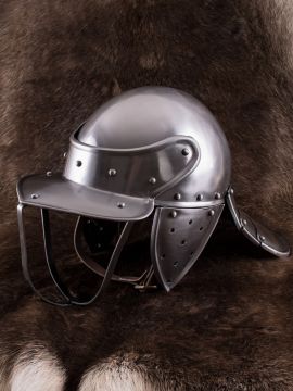 Casque à queue de homard du 17e siècle