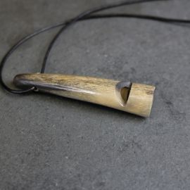 Sifflet médiéval en corne