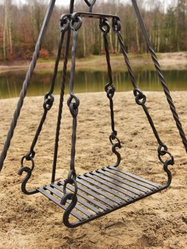 Grille pour trépied, forgée à la main