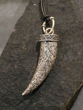 Amulette "Dent de Fenrir" argentée