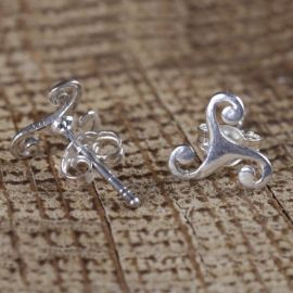Paire de boucles d'oreilles en argent massif «Triskele»