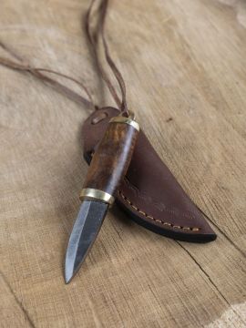 Petit pendentif couteau avec manche en bois