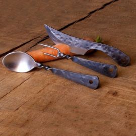 Set de trois couverts en acier