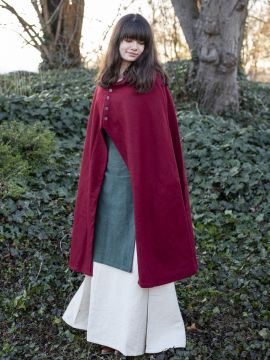 Cape avec boutons métalliques en rouge