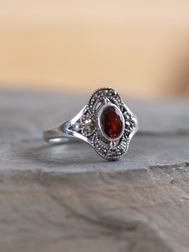 Bague en argent Marcassite rouge