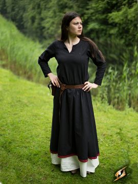 Robe avec surpiqures en noir M