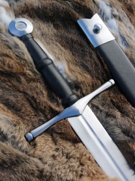 Epée bâtarde de combat