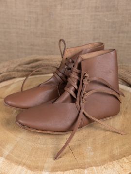 Chaussure médiévale avec semelle en cuir épais
