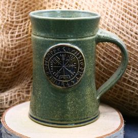 Chope en céramique avec motif Vegvisir, vert