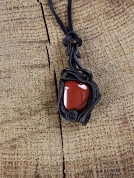 Pendentif jaspe rouge