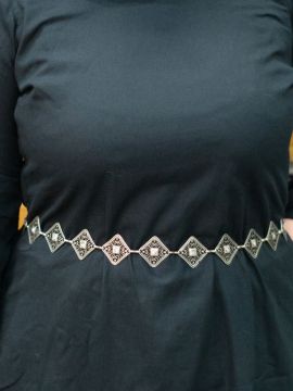 Ceinture en chaîne avec éléments carrés vieil argent