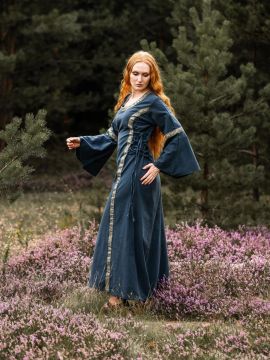 Robe médiévale bleue, lacée sur les côtés