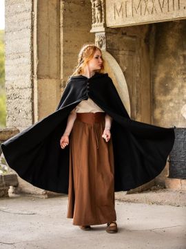 Cape avec boutons métalliques  en noir