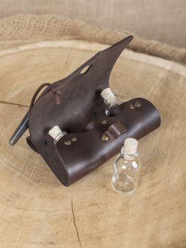 Pochette à potions, fermoir en corne