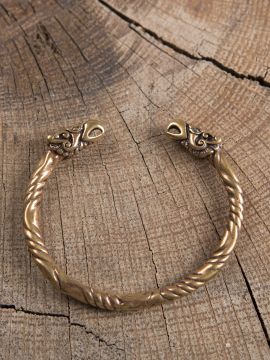 Bracelet en bronze à têtes de corbeaux