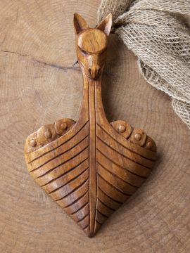 Bateau viking en bois de suar