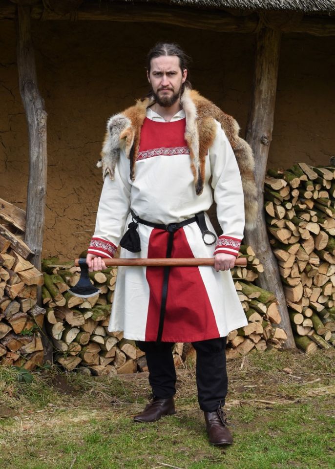 Tunique Viking avec broderies, en écru/rouge XL