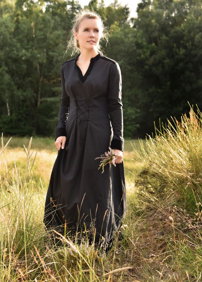 Robe médiévale Meira noire avec bordures en velours