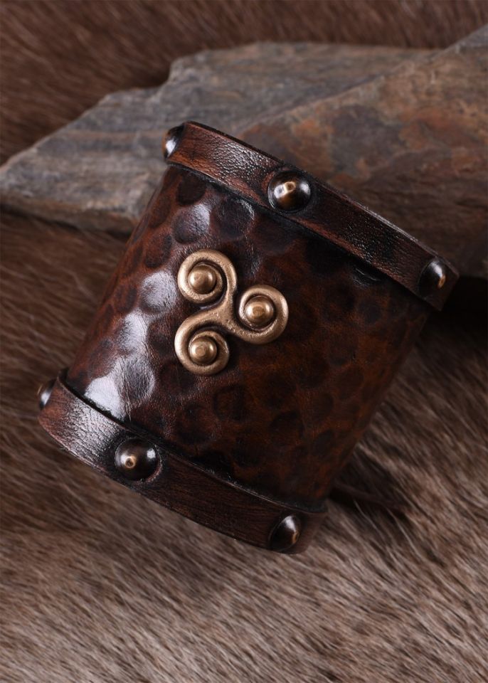 Bracelet en cuir motif Triskel