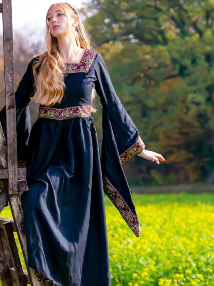 Robe médiévale bourguignonne en noire XXL