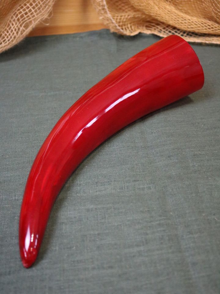 Corne à boire carmin