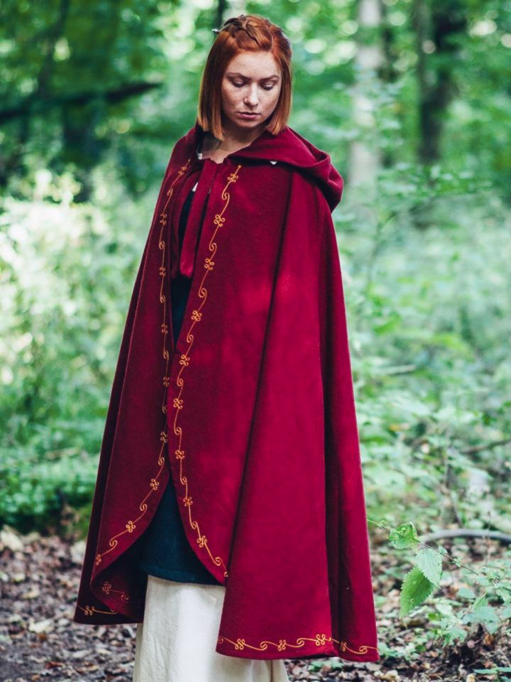 Cape avec broderies, en rouge