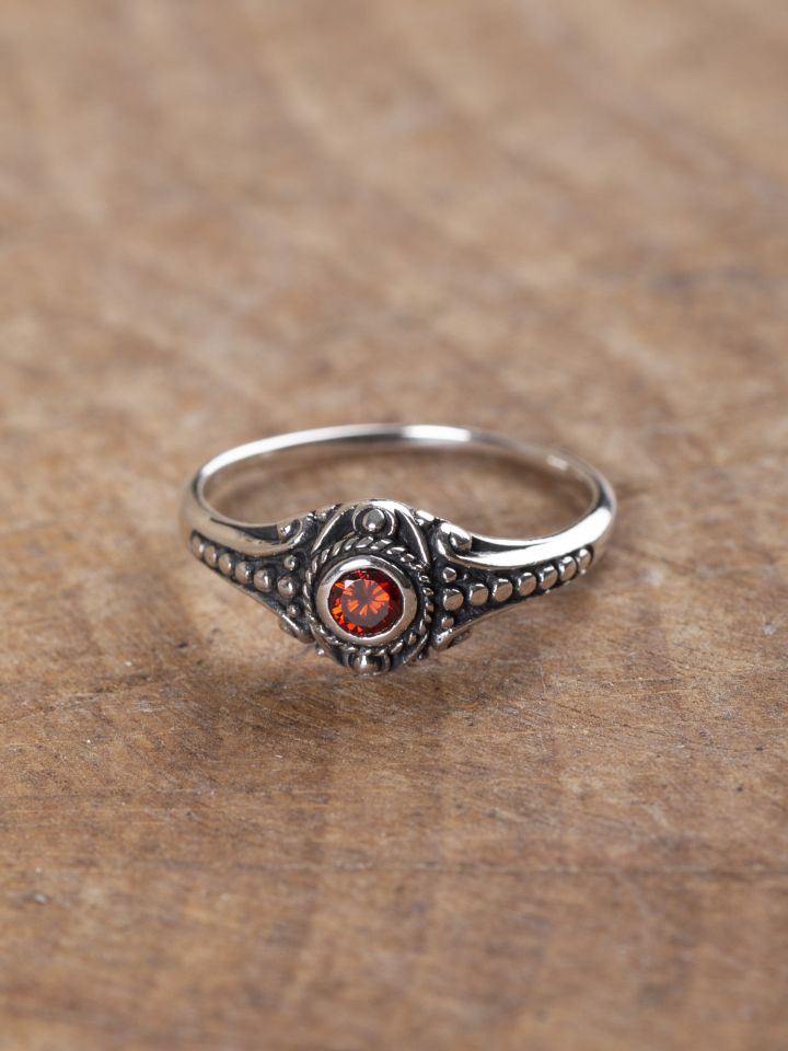 Bague Viking en argent avec pierre en zircon rouge 58