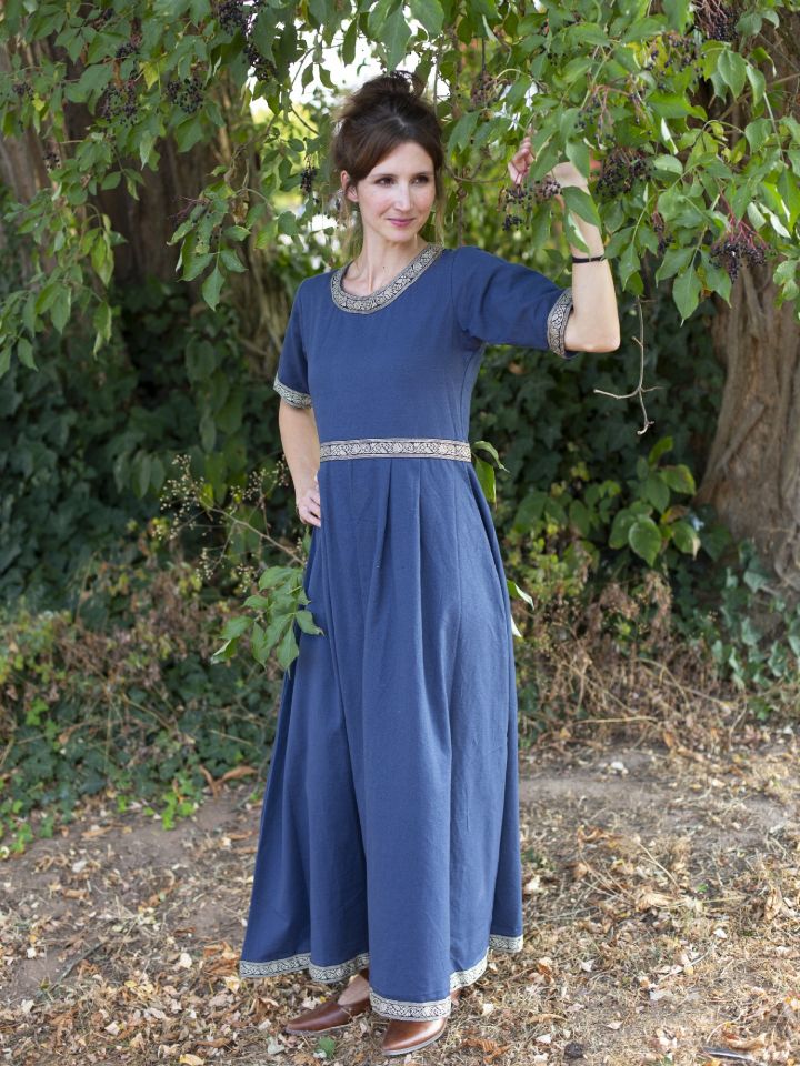 Robe manches courtes avec galon, en bleu S