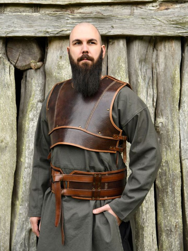 Protège-poitrine Arnulf en cuir marron