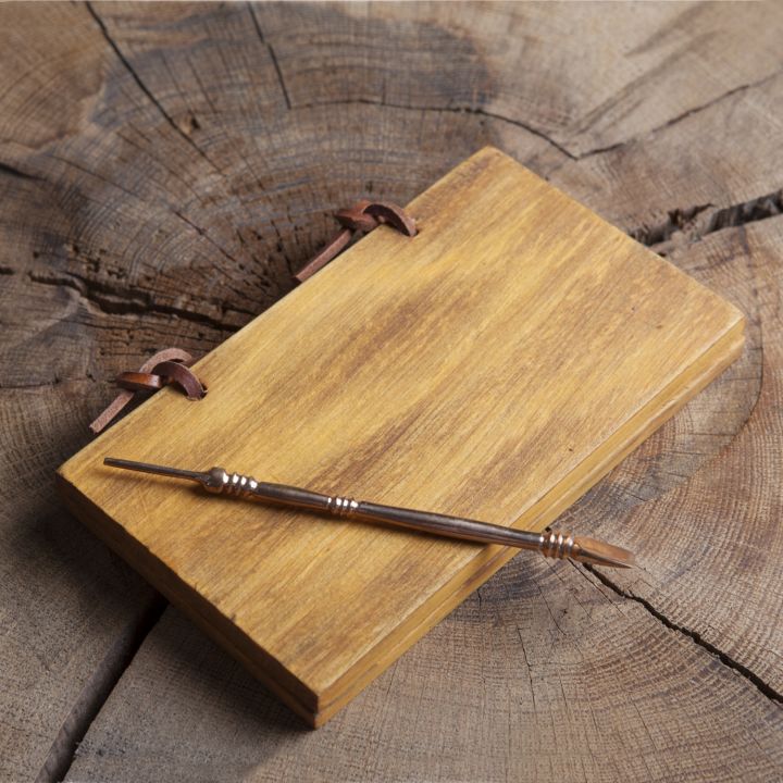 Diptyque composé de tablettes de cire et d'un stylet en bronze