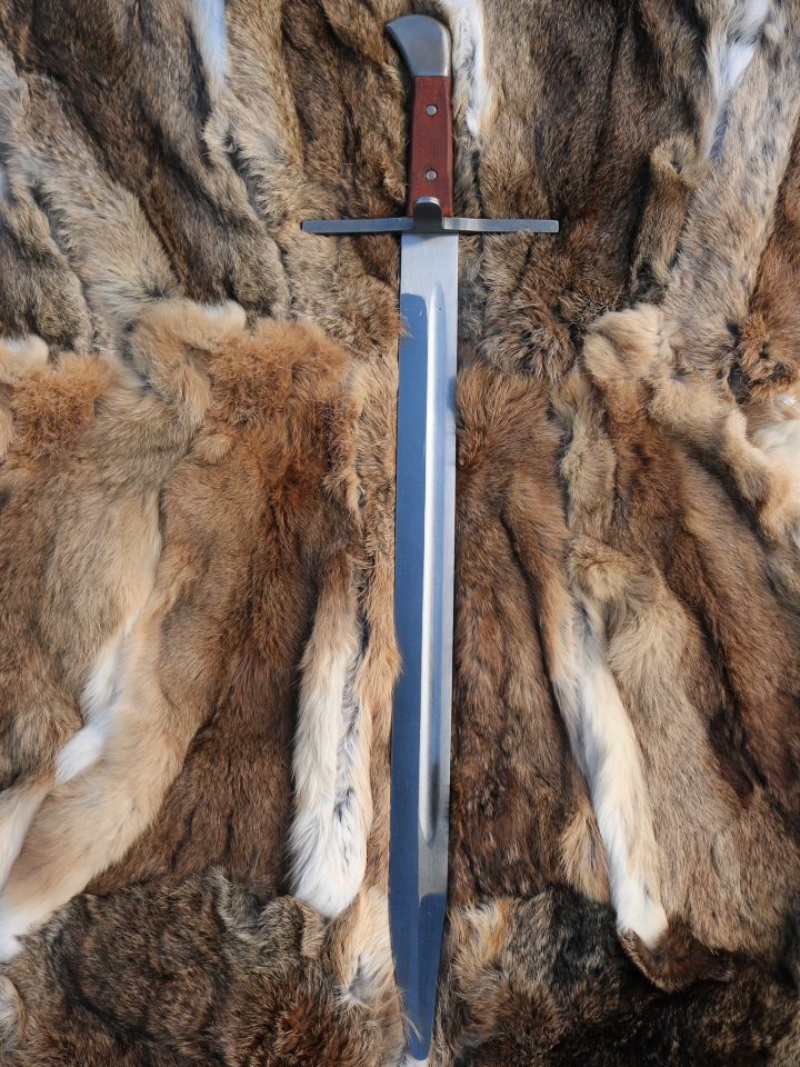 Long couteau à large lame