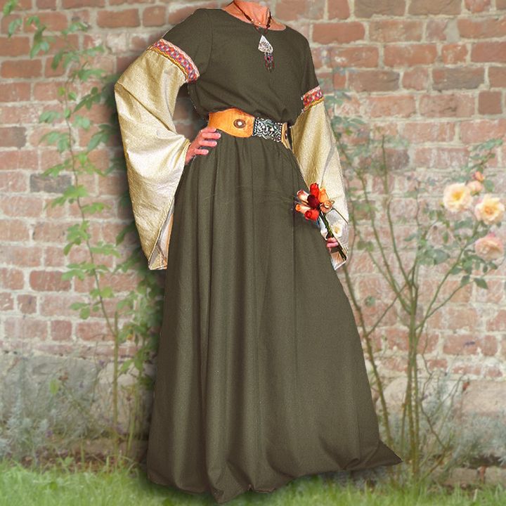 Robe médiévale Johanna à capuche en vert olive