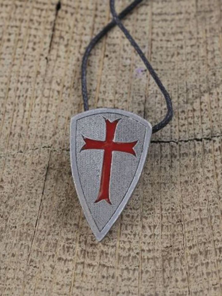 Pendentif bouclier des Templiers