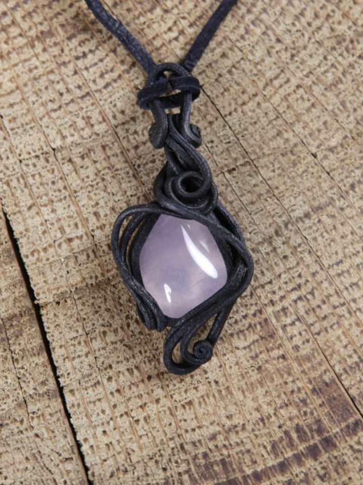 Pendentif fait main orné d'un quartz rose