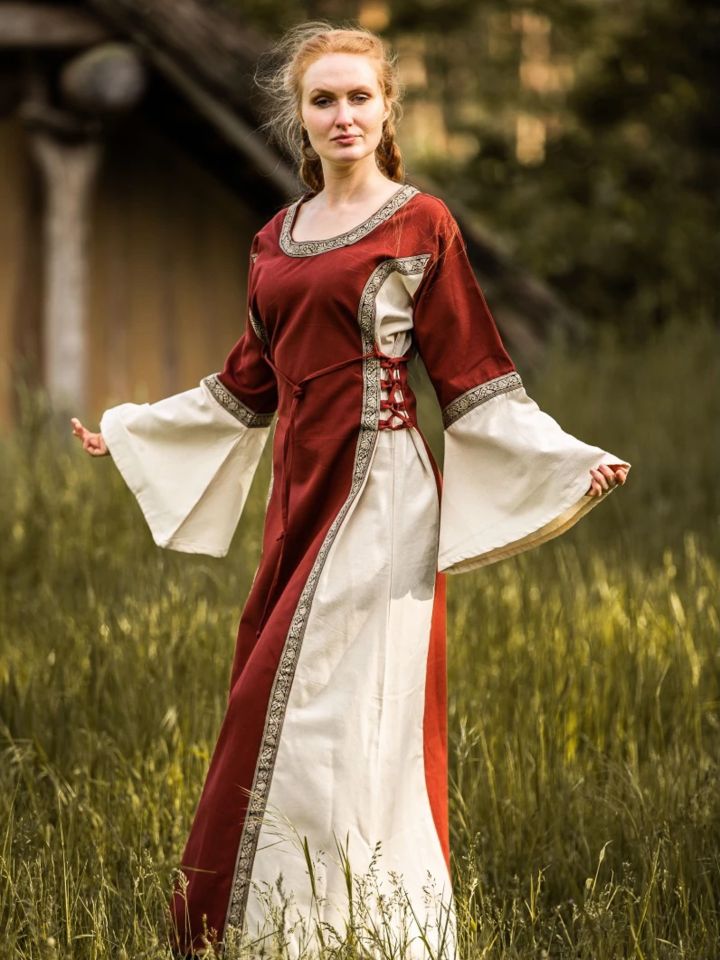 Robe médiévale bicolore à galons