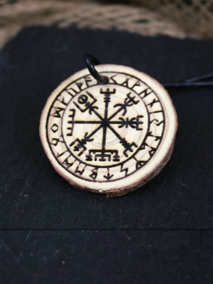 Pendentif en bois "Vegvisr" noir