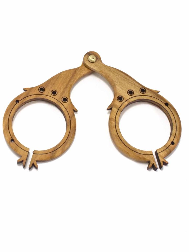 Monture de lunettes en bois de la fin du Moyen Âge