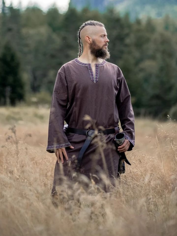 Tunique médiévale à galon en brun, en coton