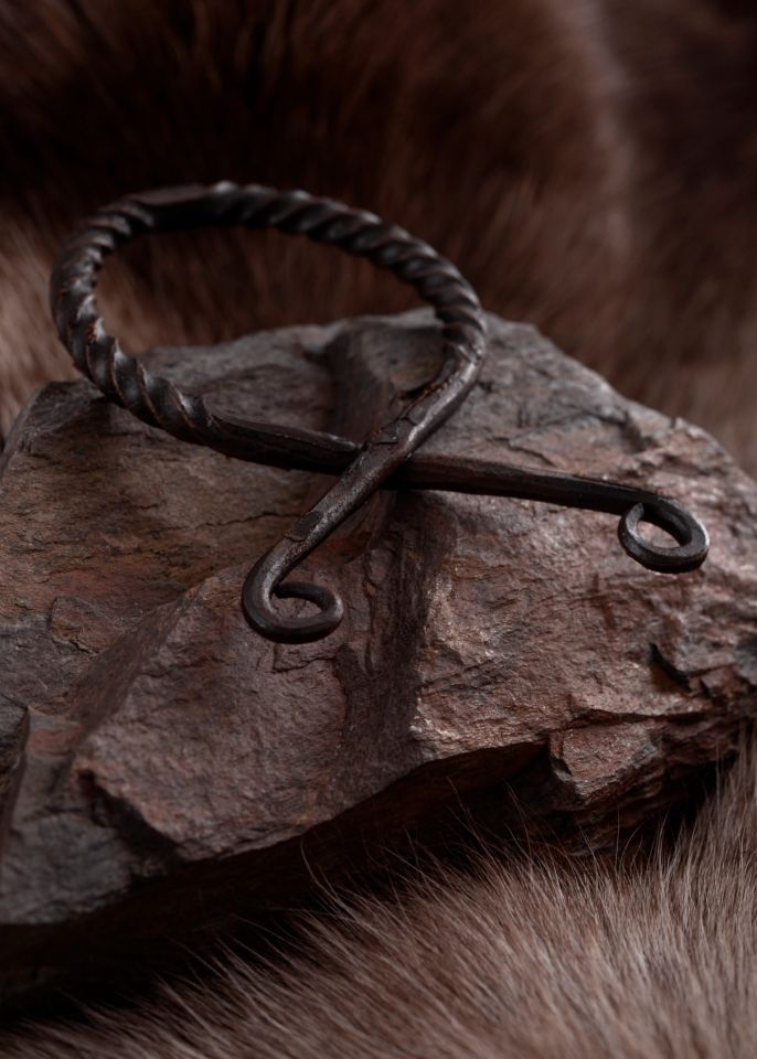 Grand pendentif Croix Troll, torsadé