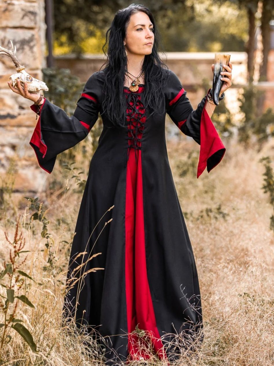 Robe a manches trompette noire rouge La boutique medievale