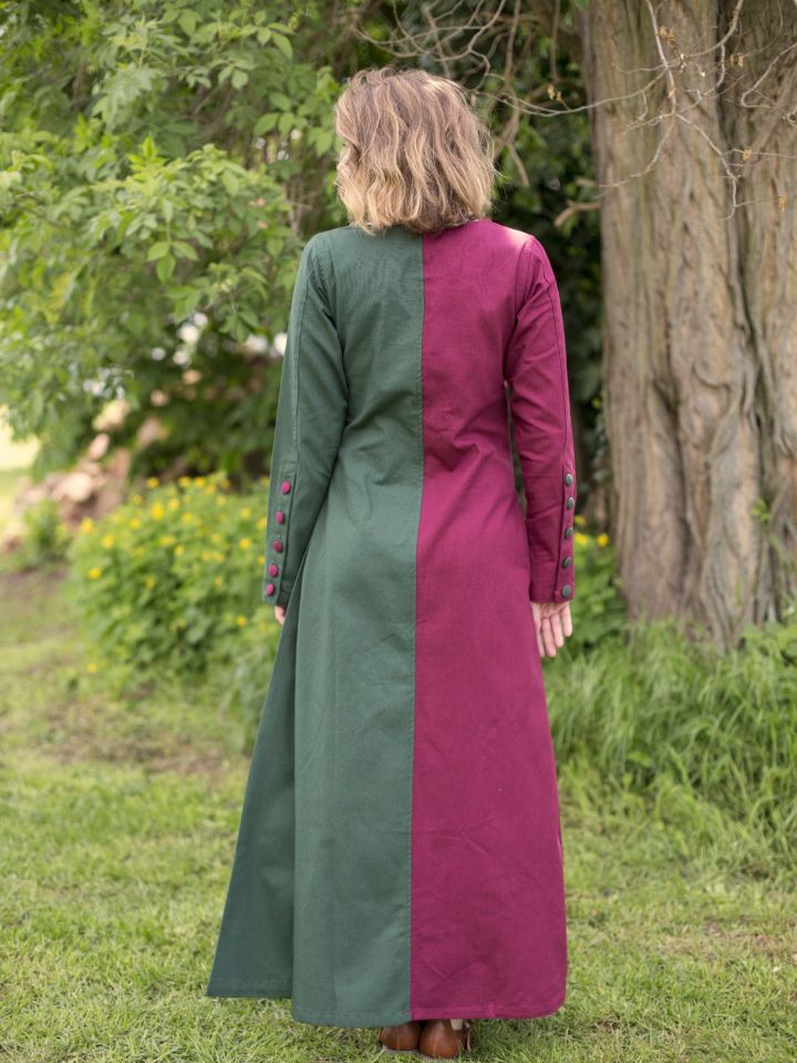 Robe médiévale bicolore à boutons bordeaux et vert 2