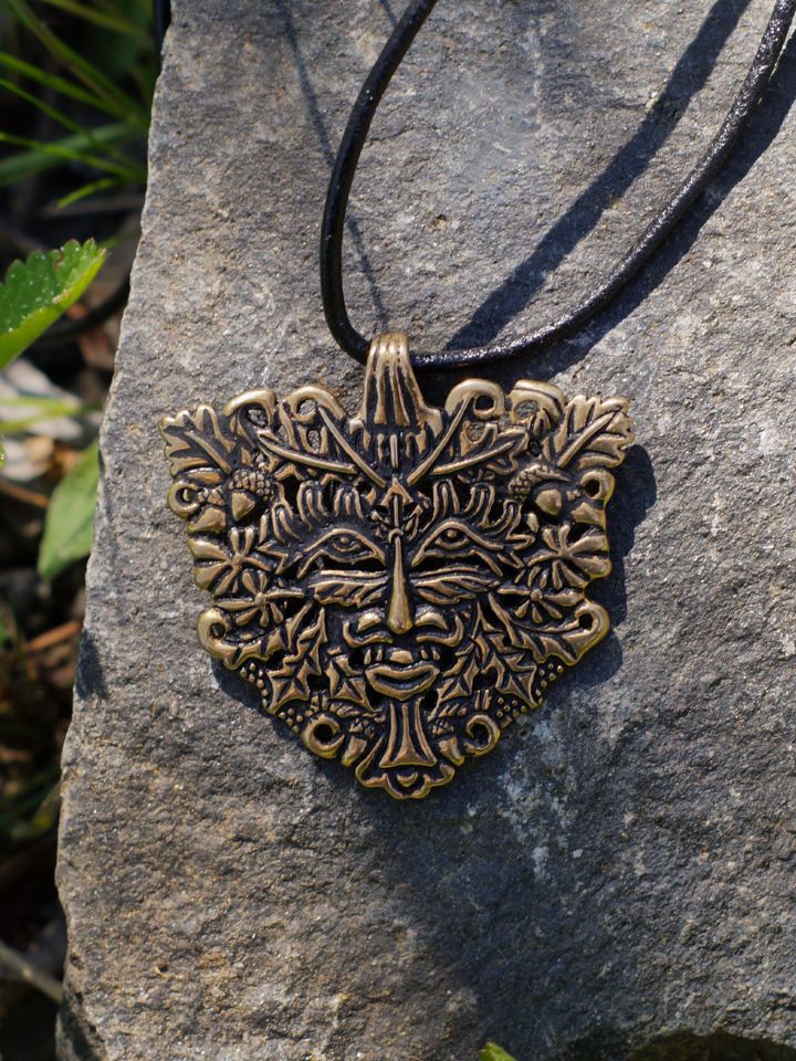 Grand pendentif Homme vert en bronze 2