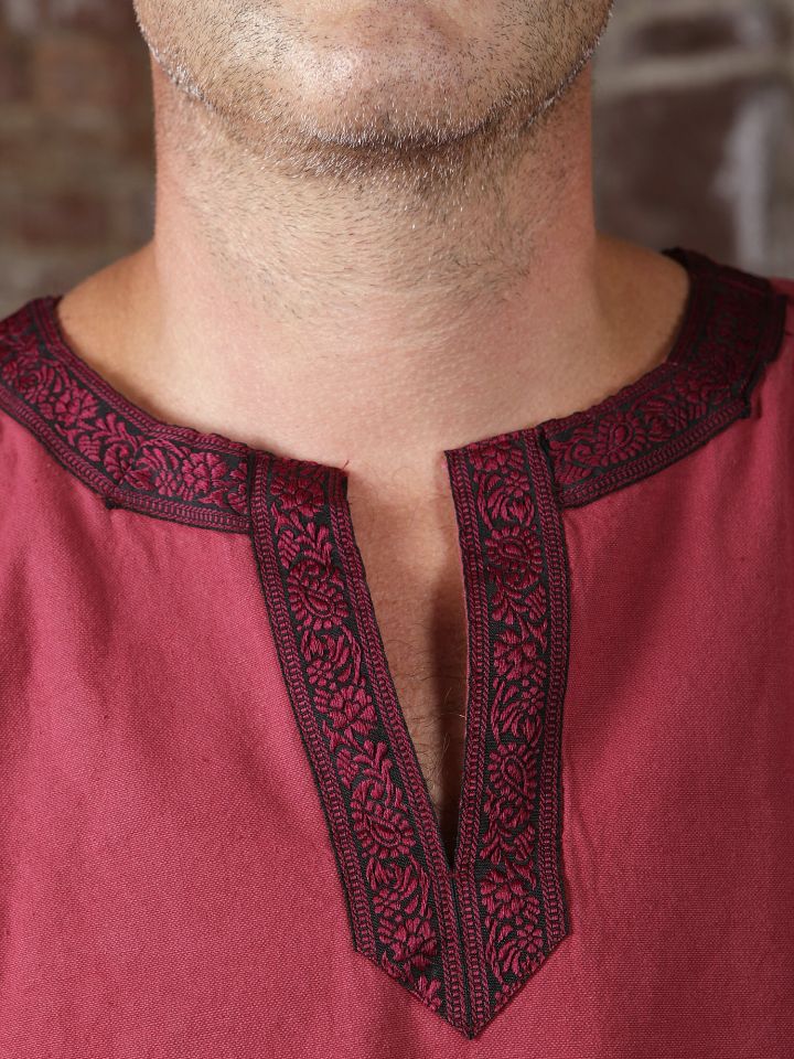 Tunique à galons en rouge 2