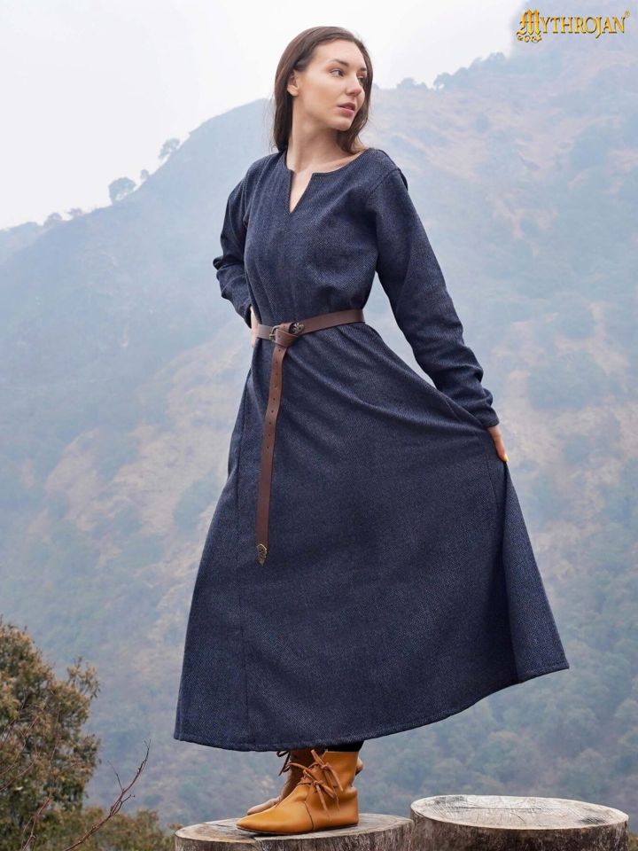 Robe en laine viking Astrid bleue 2