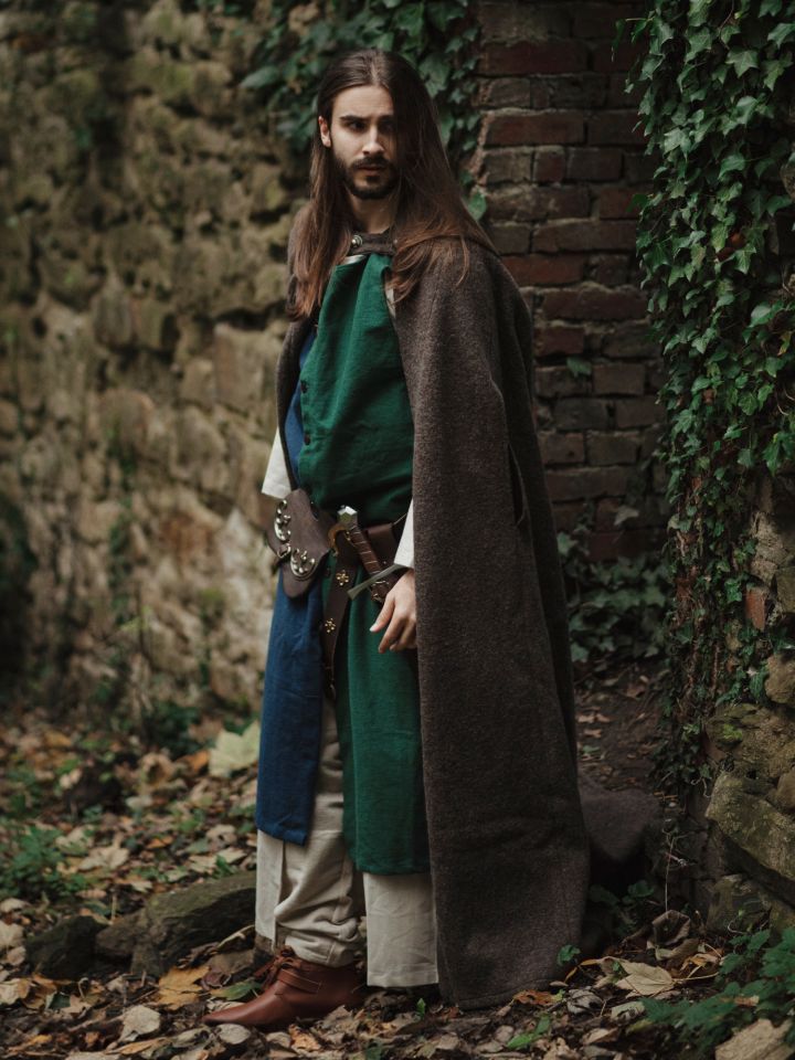 Manteau en laine à capuche en marron 2