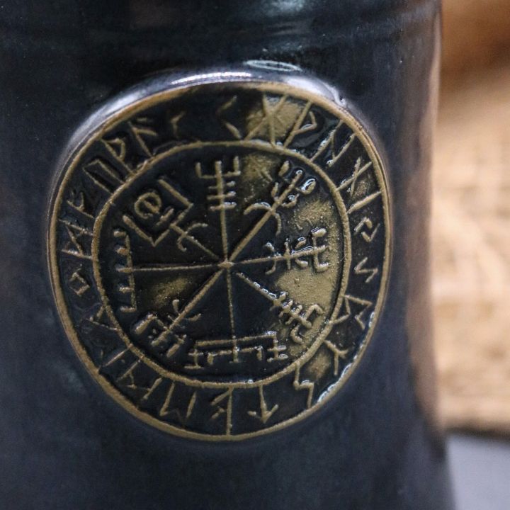 Mug en céramique avec motif Vegvisir, noir 2