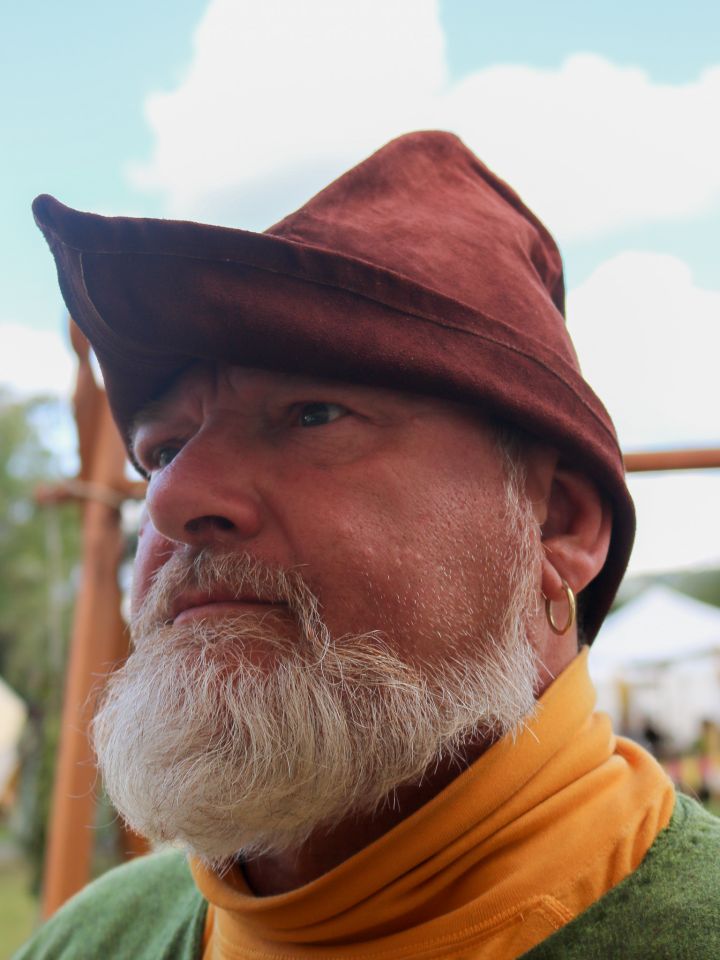 Chapeau de Robin des Bois en cuir marron 2