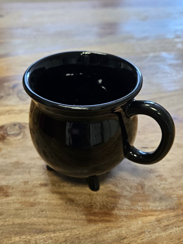 Tasse "chaudron de sorcière" noire 2